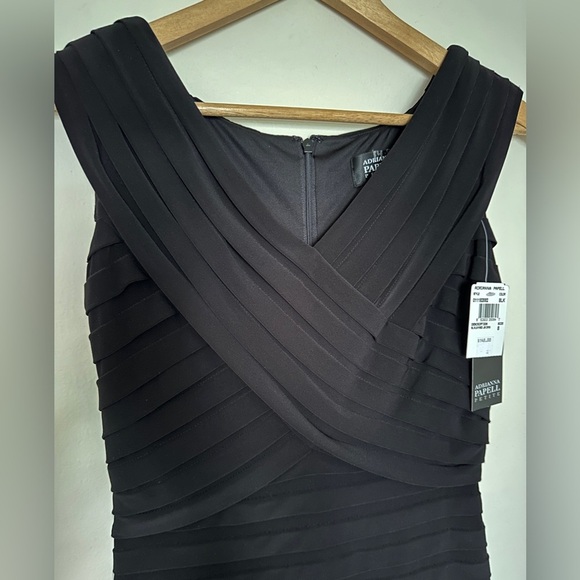 Adrianna Papell Cocktail Formal Women's Dress Black Sz 8P with Pleats V-Neck - Picture 9 of 11